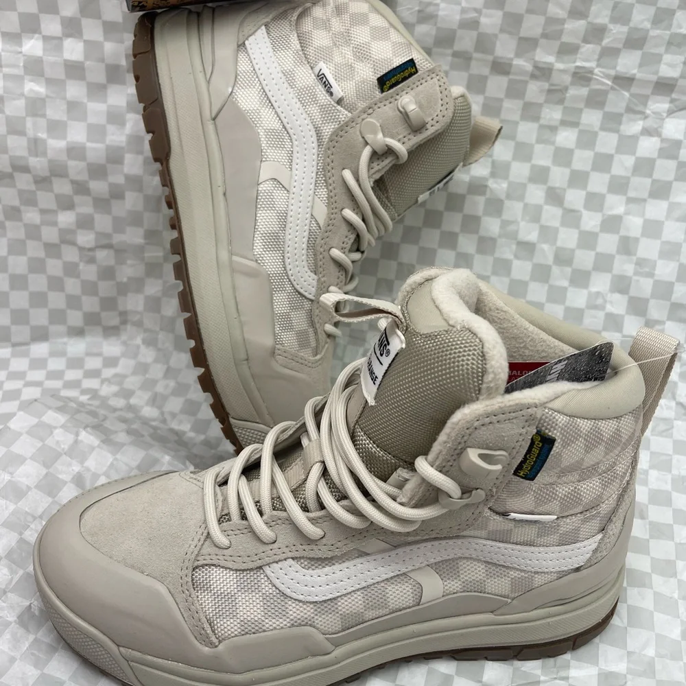 Vans Men’' UltraRange EXO Hi Gore-Tex Cream Lace Up Boot Mte2 Checkerboard Birch